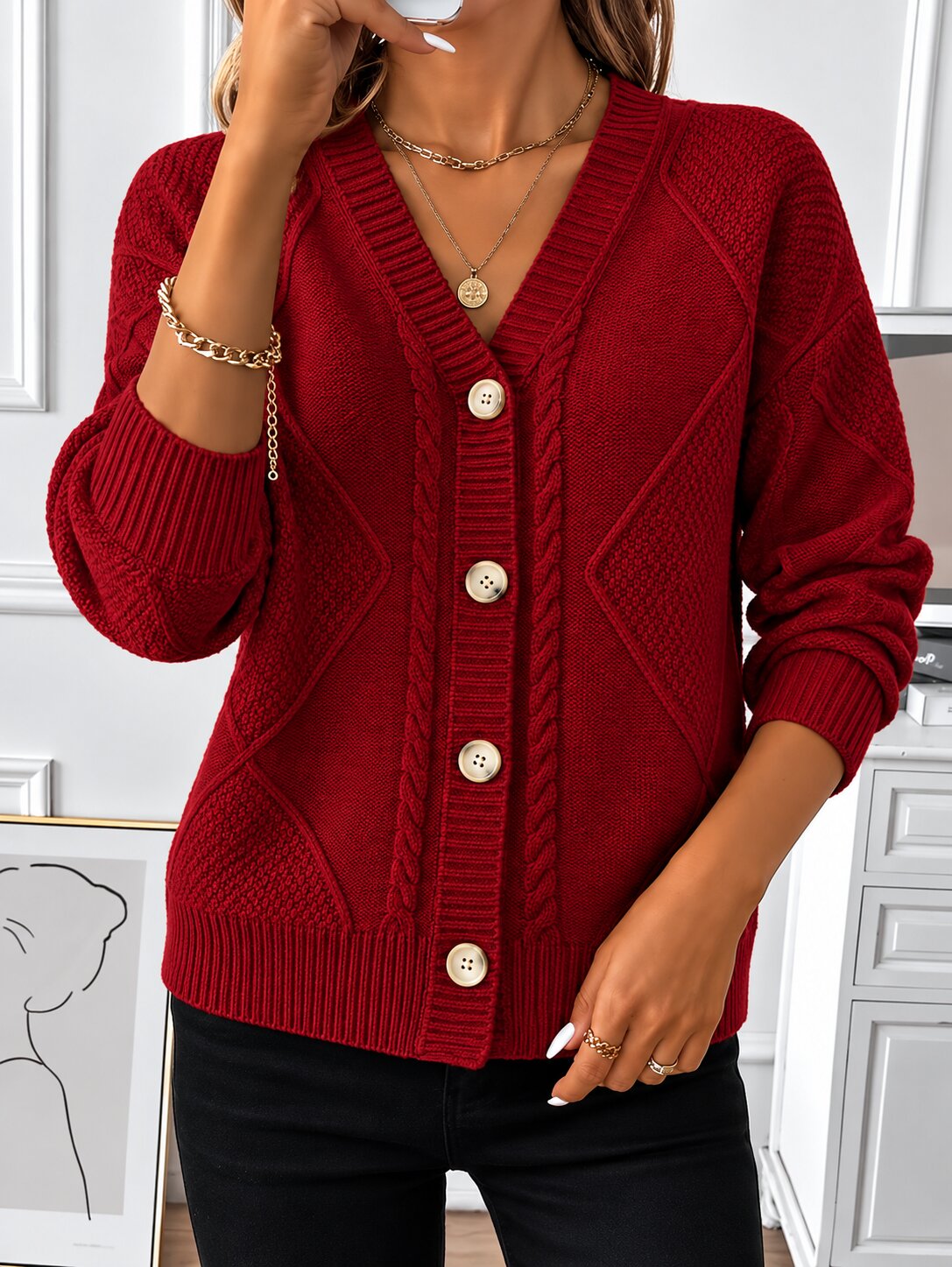 Hilde™ – V-hals kabelstickad knapcardigan
